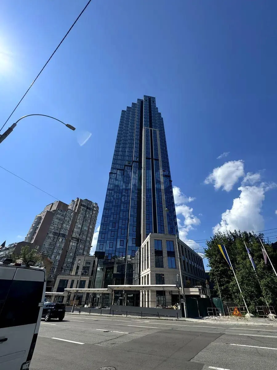 Об'єкт торгівлі вул. Антоновича 136, 1575м2