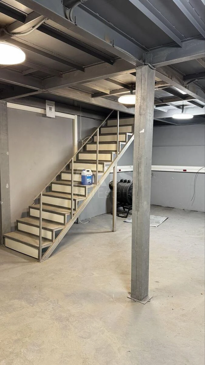 Trade object vul. Sosninyh Sim'i' 9, 194m2675297