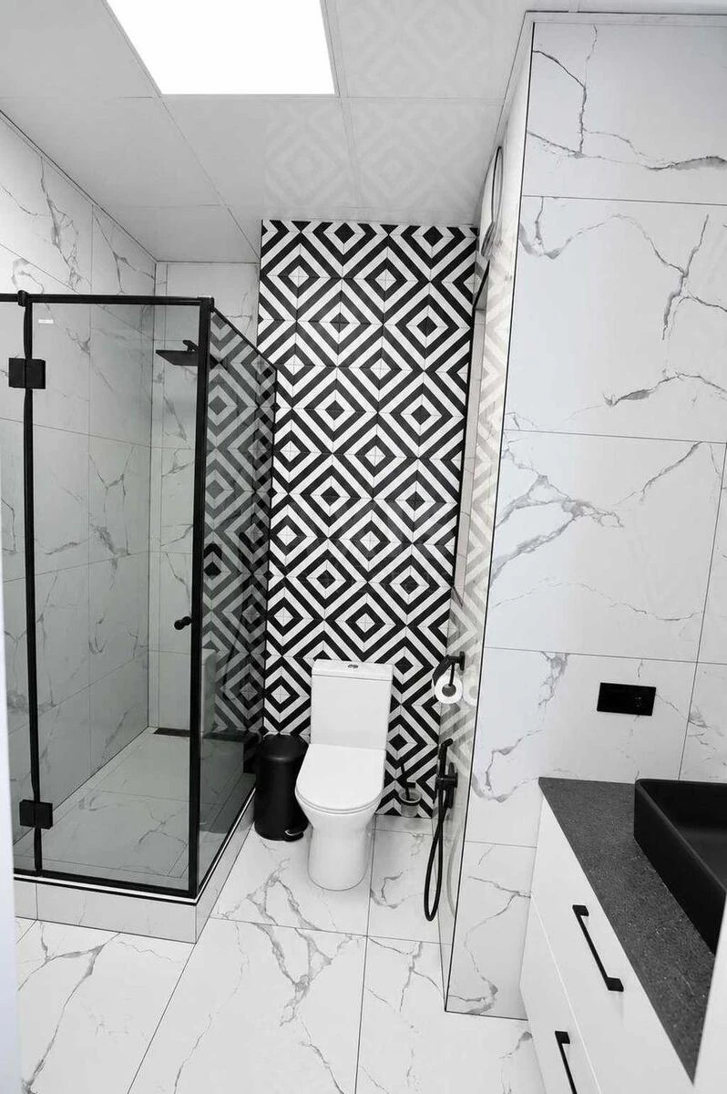 Office vul. Jevgena Konoval'cja 32А, 180m27198612