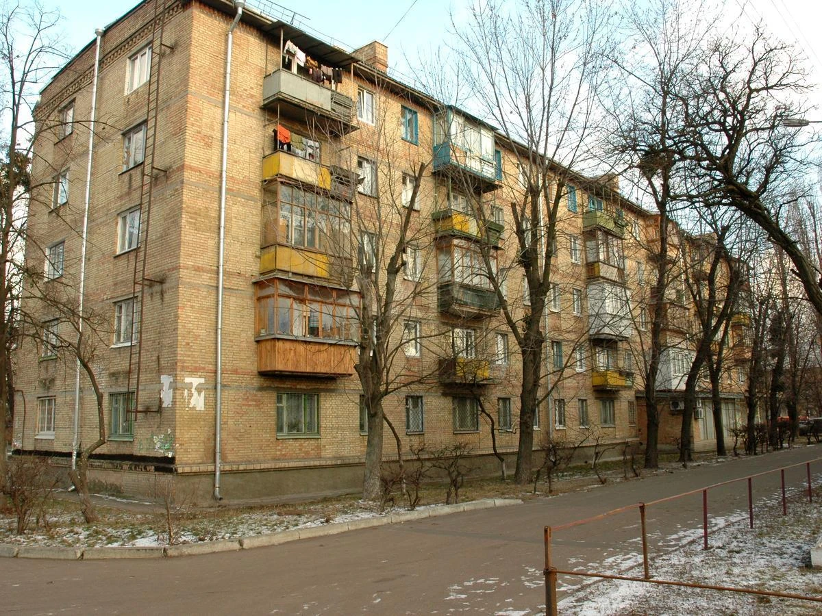 1k apartment pr-t Leonida Kadenyuka 96894015