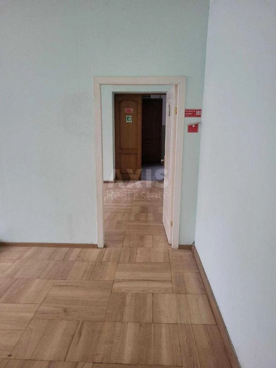 Объект торговли ул. Кирилловская 102, 2465м27200211