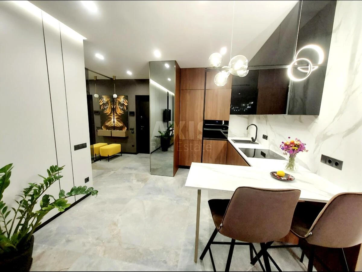 1k apartment vul. Sverstjuka Jevgena 6Е67451