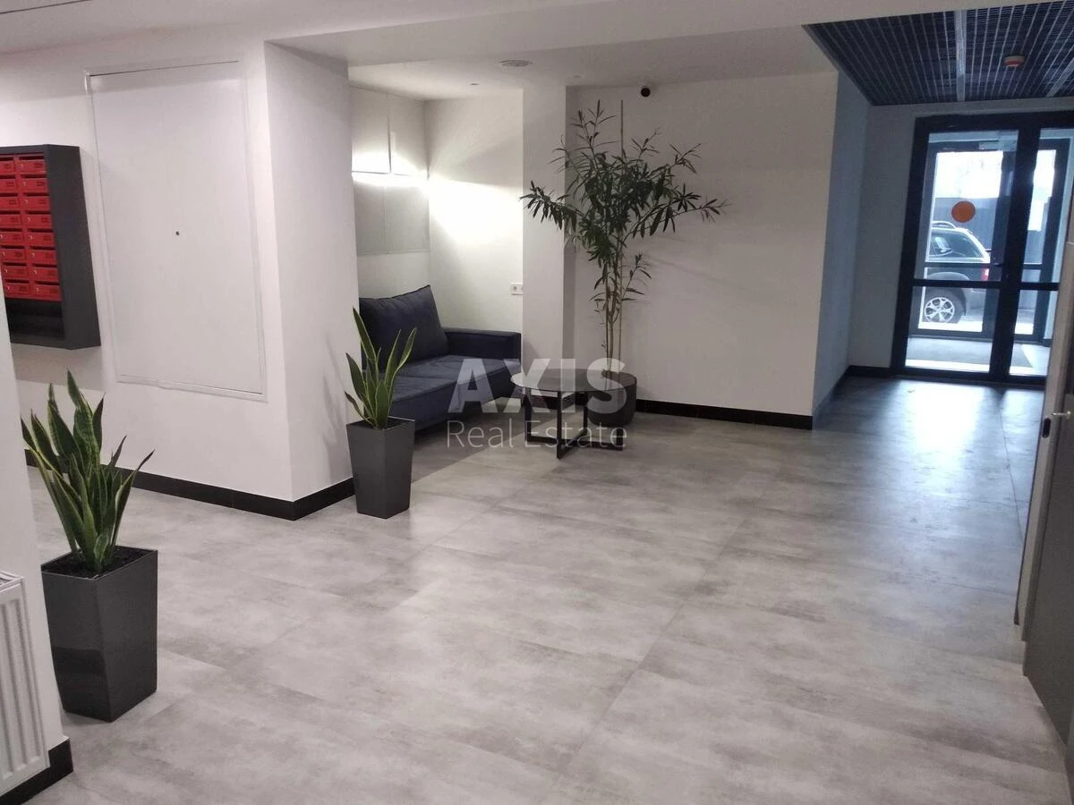 2к квартира ул. Булаховского Академика 1Б641672