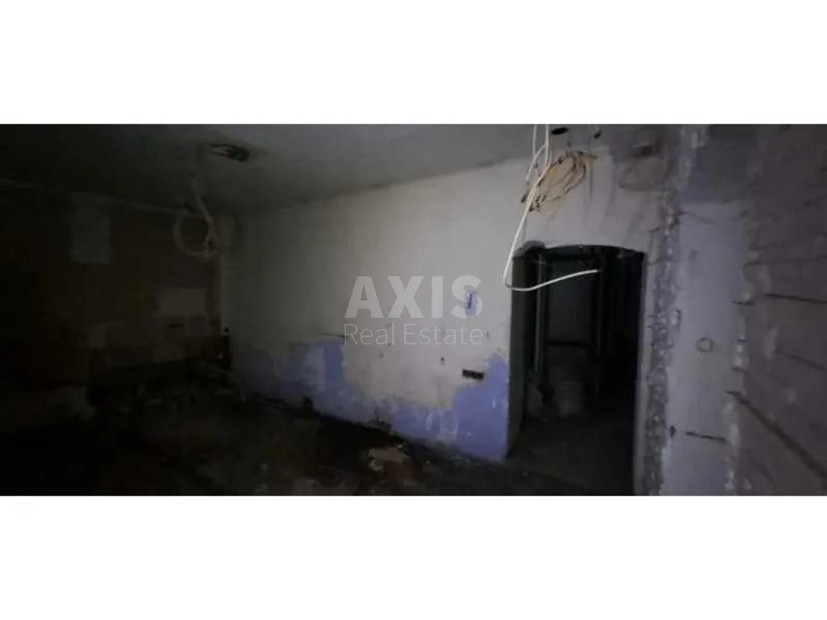 Service object vul. Nemyrovycha-Danchenka 1, 301m2599560