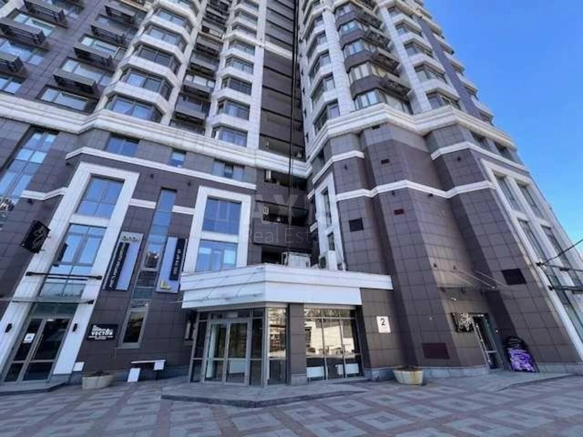 Office vul. Jevgena Konoval'cja 34, 111m266300