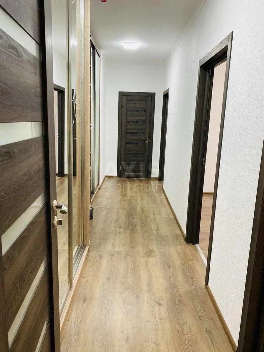 2k apartment pr-t Berestejskij 676782914