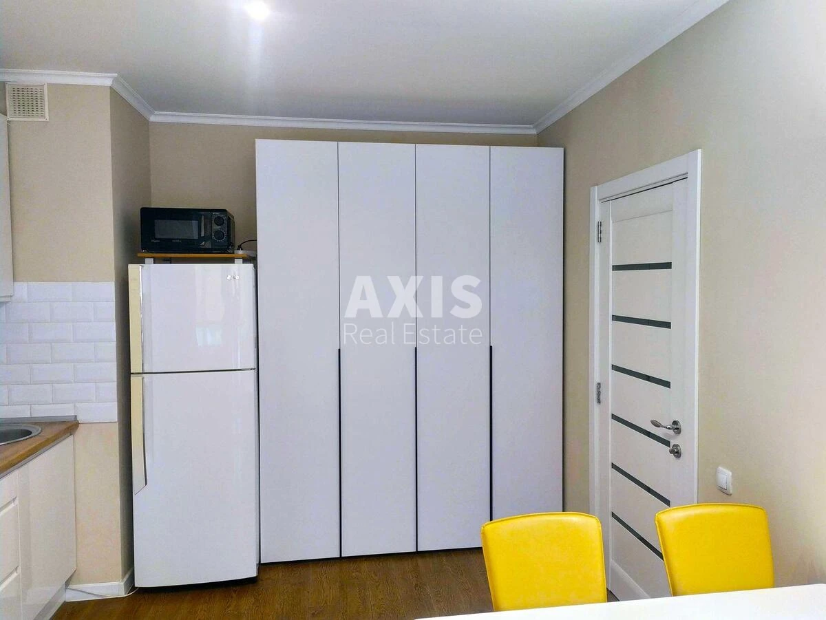 1k apartment pr-t Berestejskij 67539257