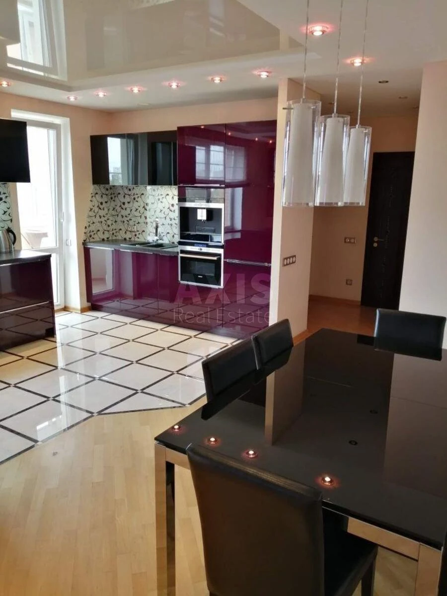 4к квартира ул. Осенняя 33701410