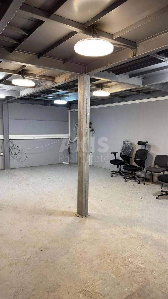 Trade object vul. Sosninyh Sim'i' 9, 194m2675296