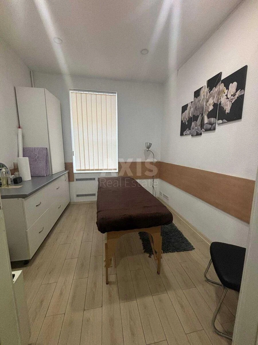 Office vul. Zhyljans'ka 7Б, 70m26947810