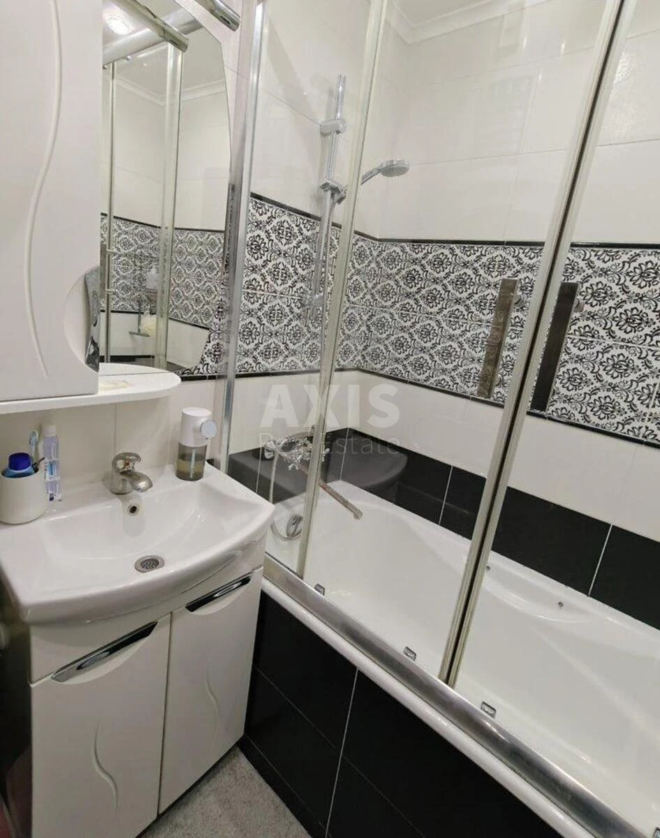 3k apartment pr-t Svobody 26956414