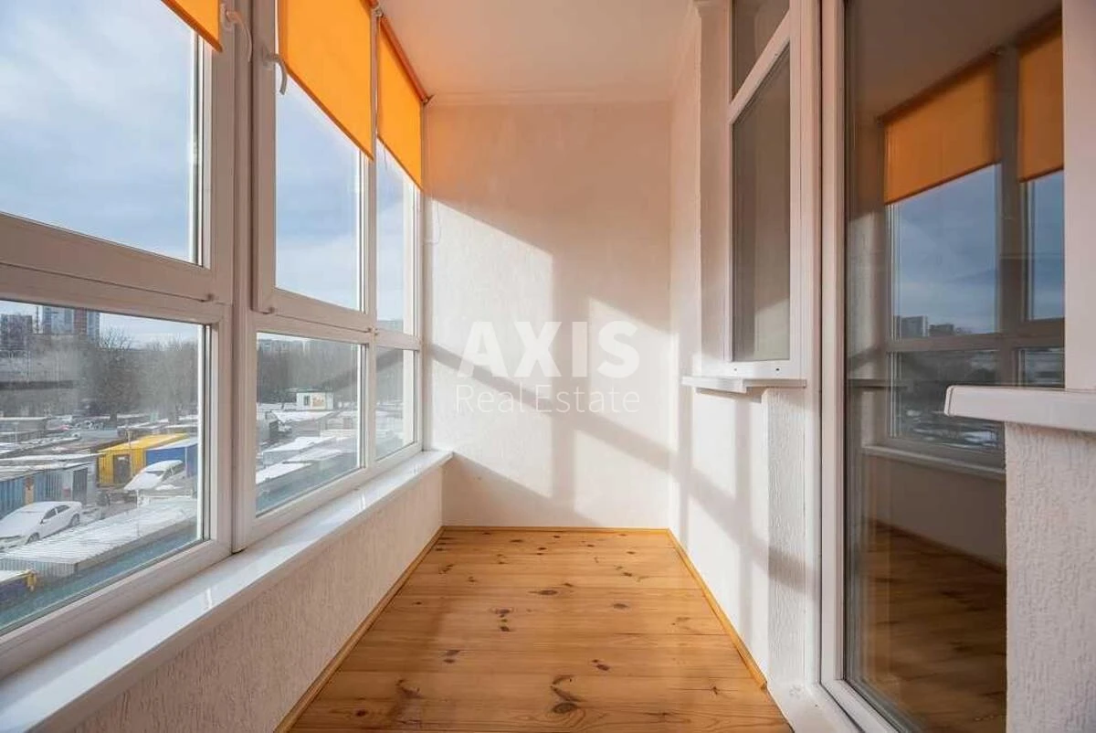 1k apartment pr-t Berestejskij 67539258