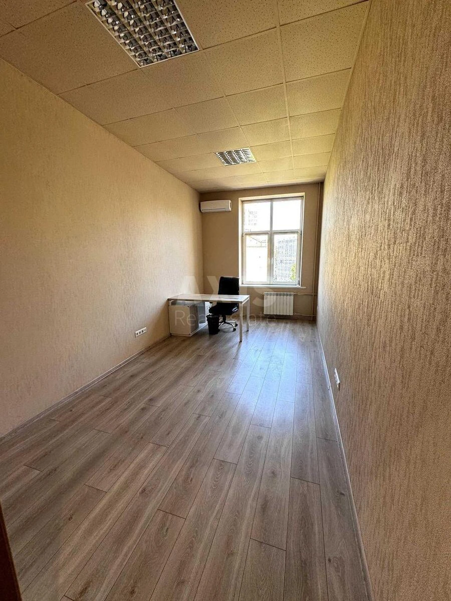 Office vul. Oleksandra Konyskoho 82, 280m2700679