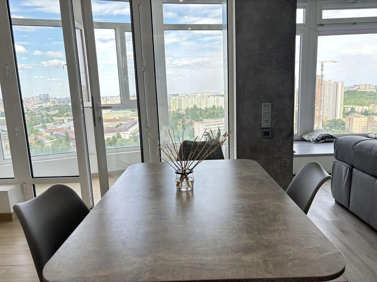 2k apartment vul. Myhajla Maksymovycha 3Г716161