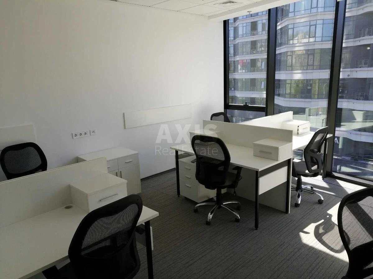 Office vul. Strutyns'kogo Sergija 13/15, 244m2666850