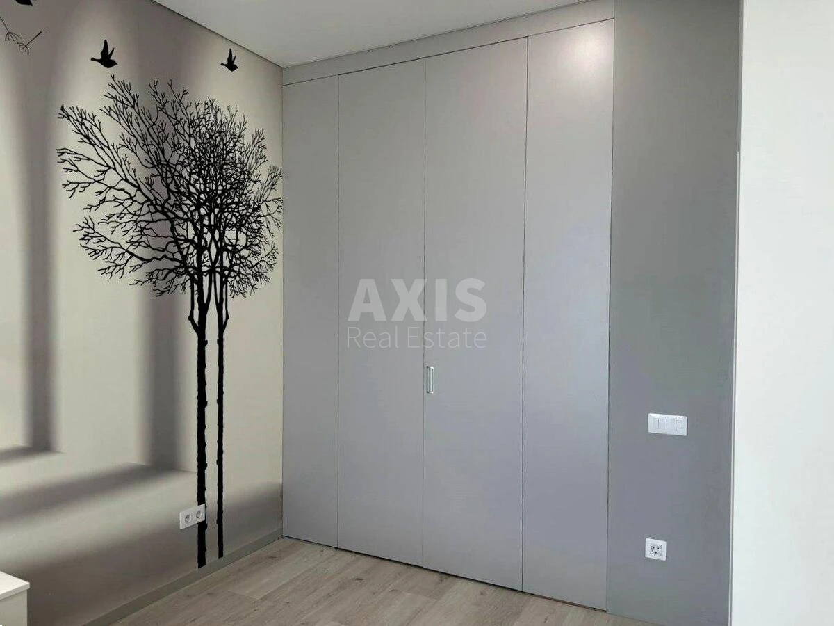 1k apartment pr-t Berestejskij 11655417