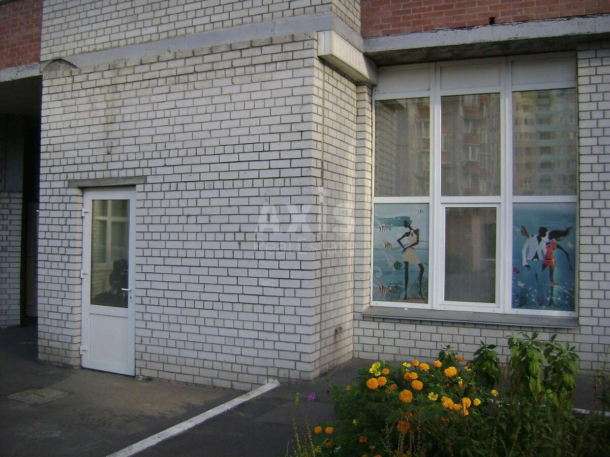 Объект торговли ул. Саперно-Слободская 8, 88м26756111