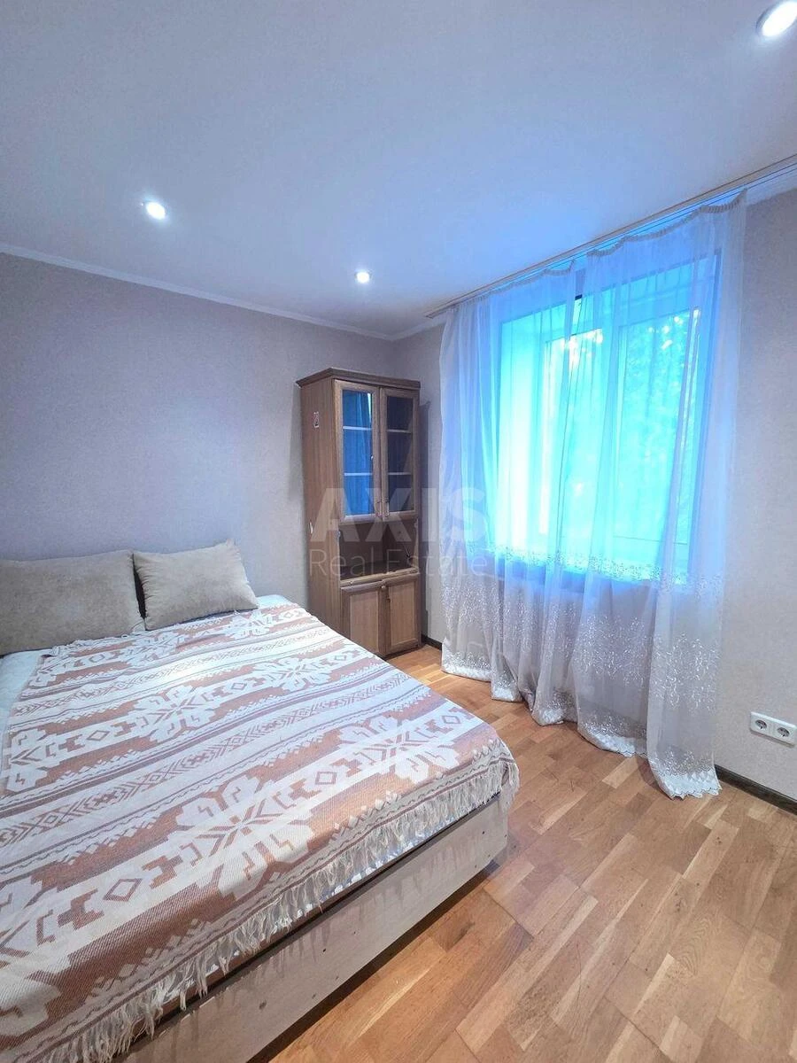 4k apartment vul. Novopol'ova 97А701033