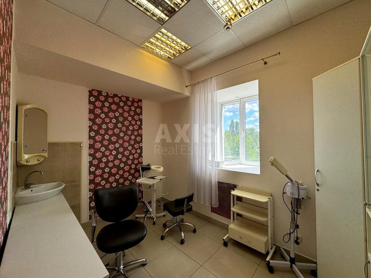 Объект сервиса ул. Героев Космоса 4, 64м267808