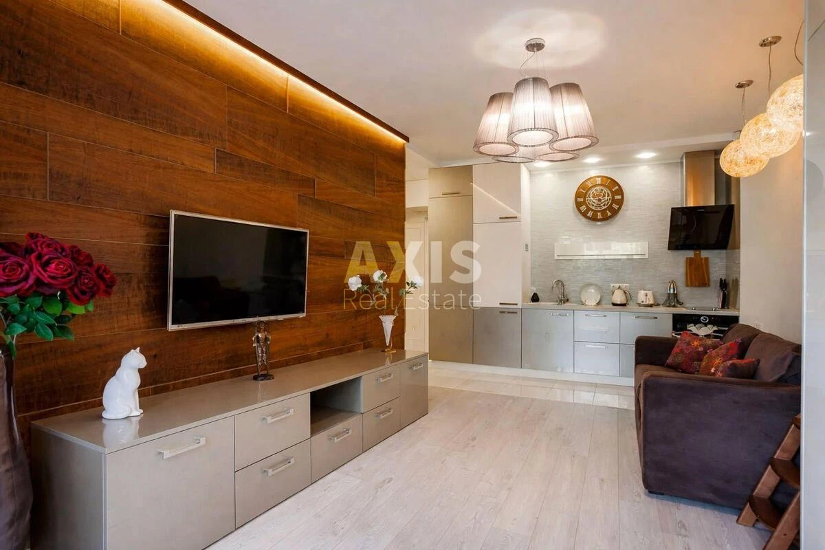 1k apartment vul. Lavrs'ka 8650942