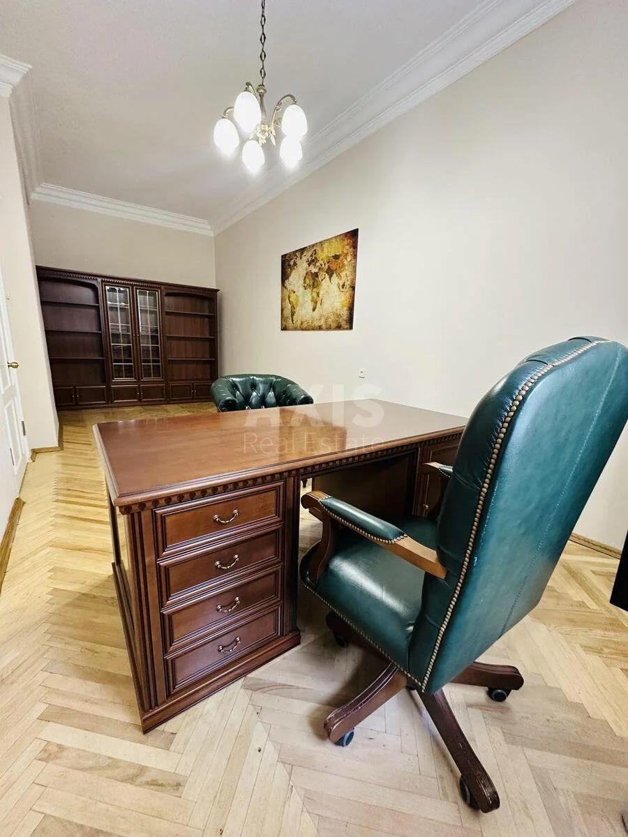 Офіс вул. Хрещатик 25, 92м2