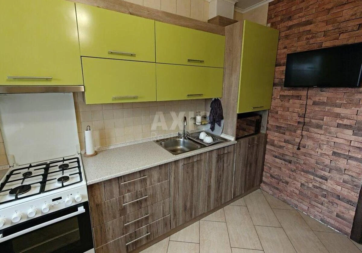 3k apartment pr-t Svobody 2695640