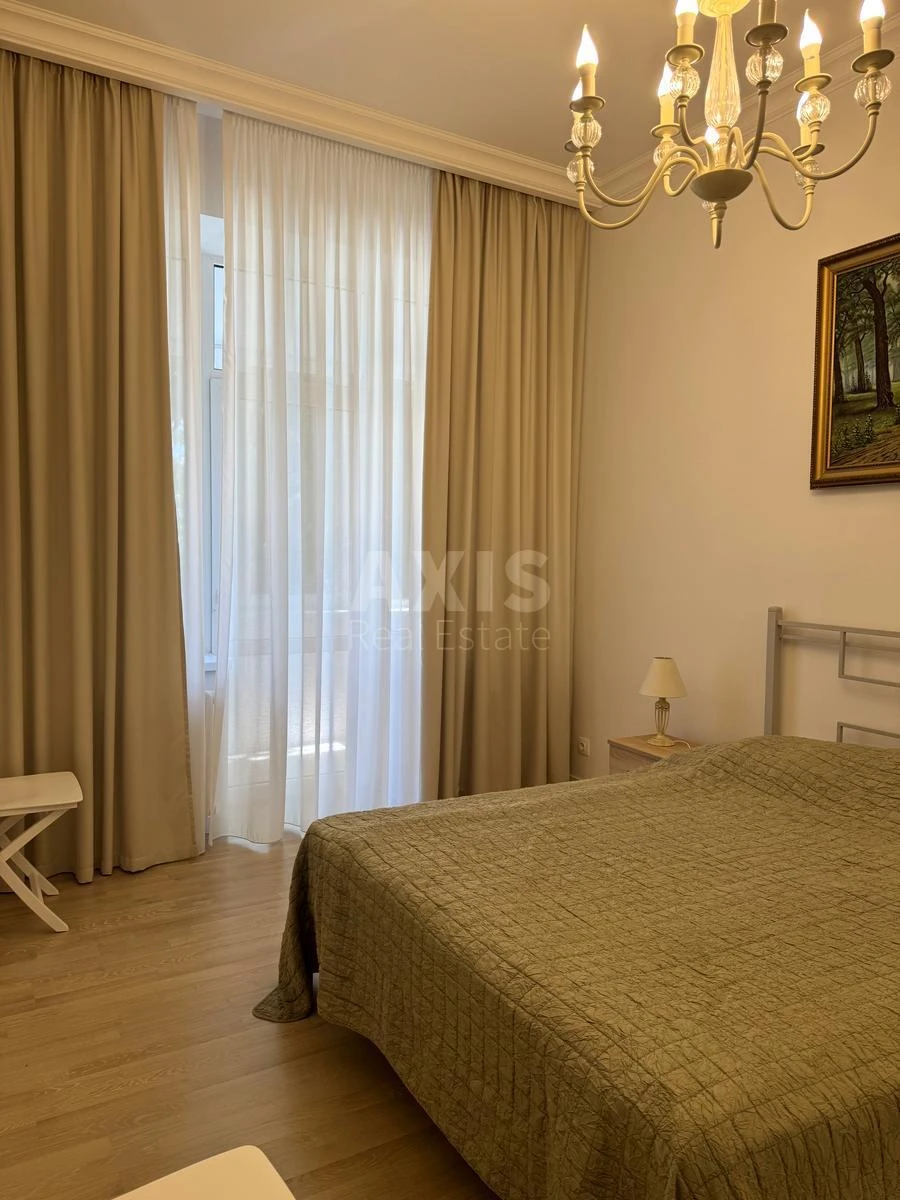4k apartment vul. Kost'ol'na 15687182