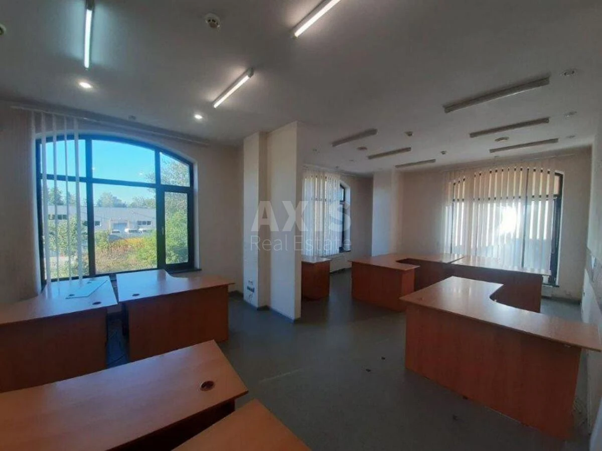 Office vul. Nyzhn'ojurkivs'ka 45, 2300m2718365