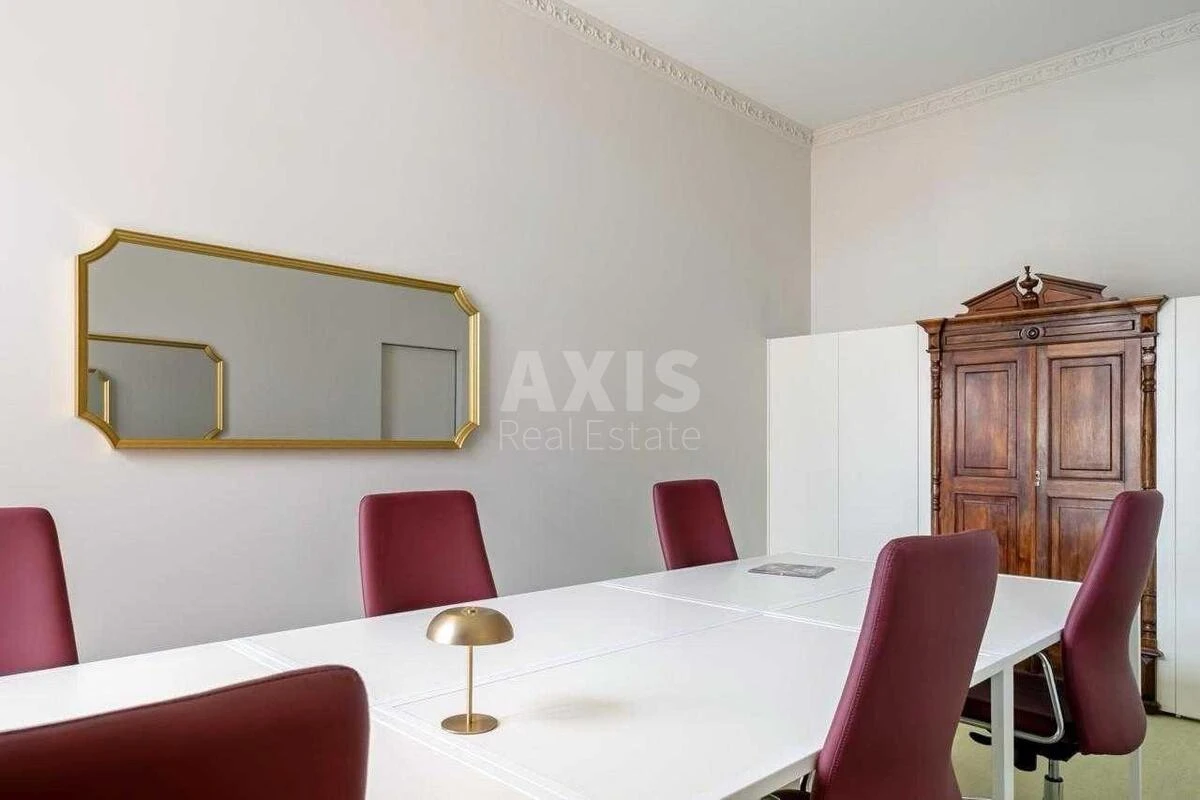 Office vul. Rustaveli Shota 15Б, 135m26720215