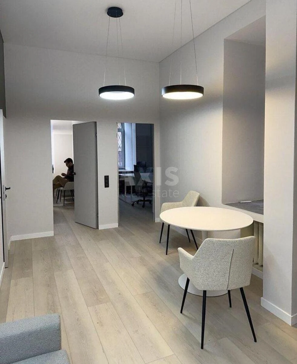 Офис ул. Назаровская 19, 130м2694770