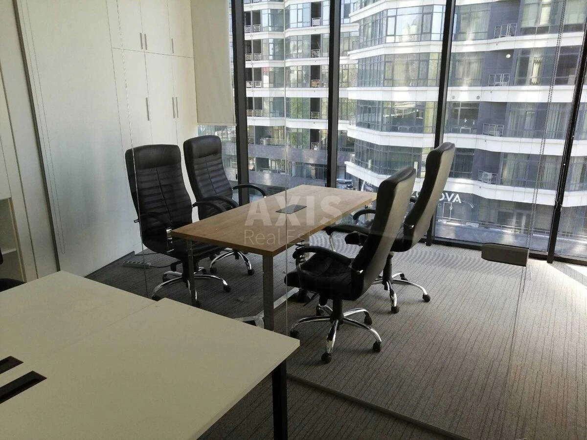Office vul. Strutyns'kogo Sergija 13/15, 244m266685