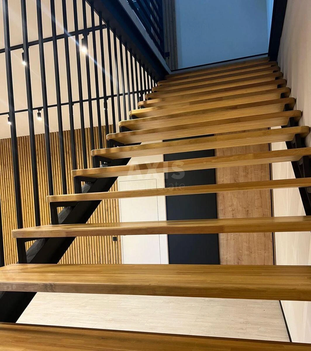 Дoм ул. Восточная, 320м2, город Киев616609