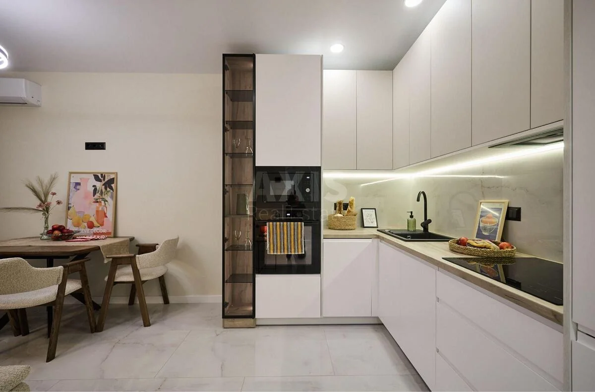 2k apartment vul. Myhajla Maksymovycha 24