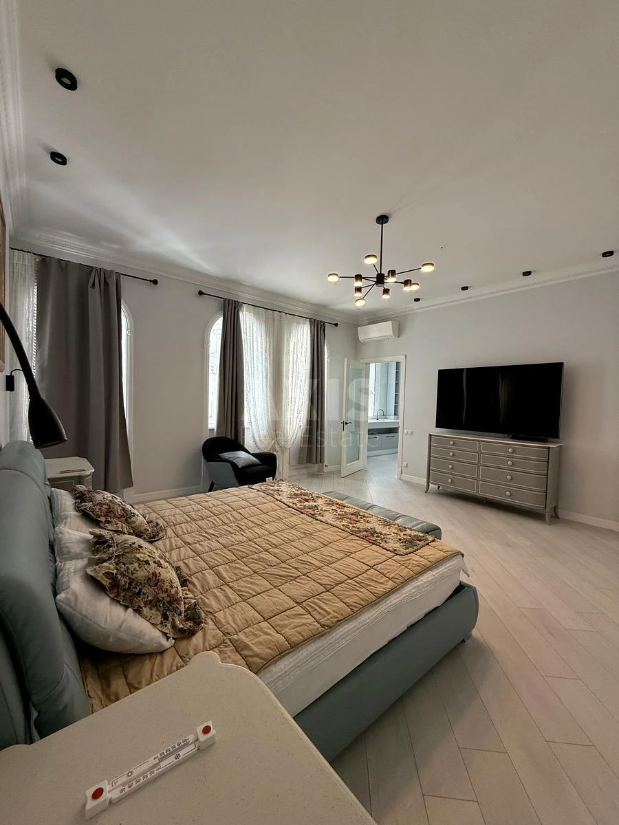 2k apartment vul. Vozdvyzhens'ka 20А702418