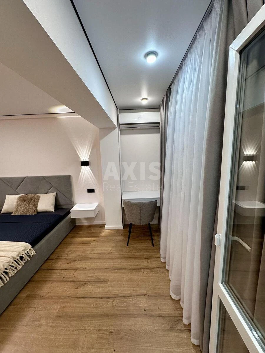 1k apartment pr-t Berestejskij 19714213