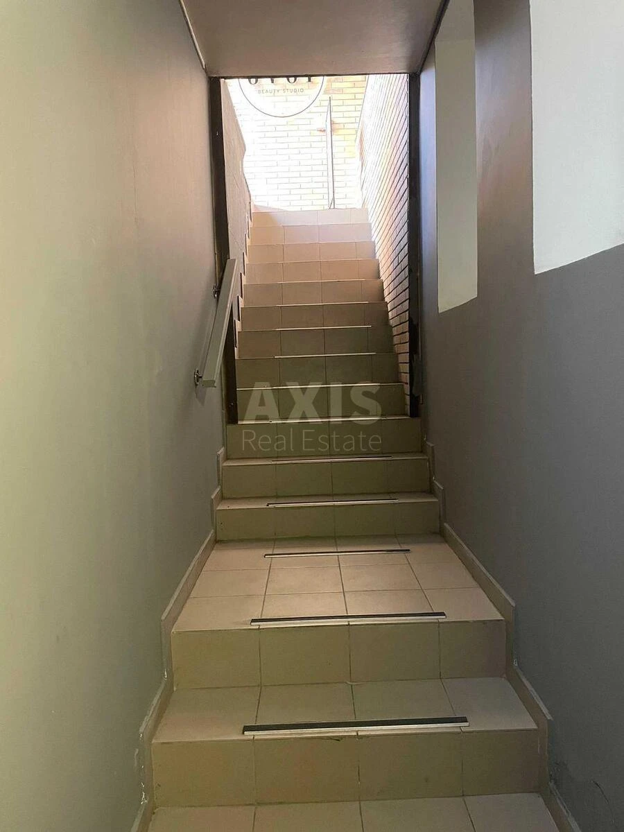 Trade object vul. Ahmatovoi' Anny 32/18, 70m2544649