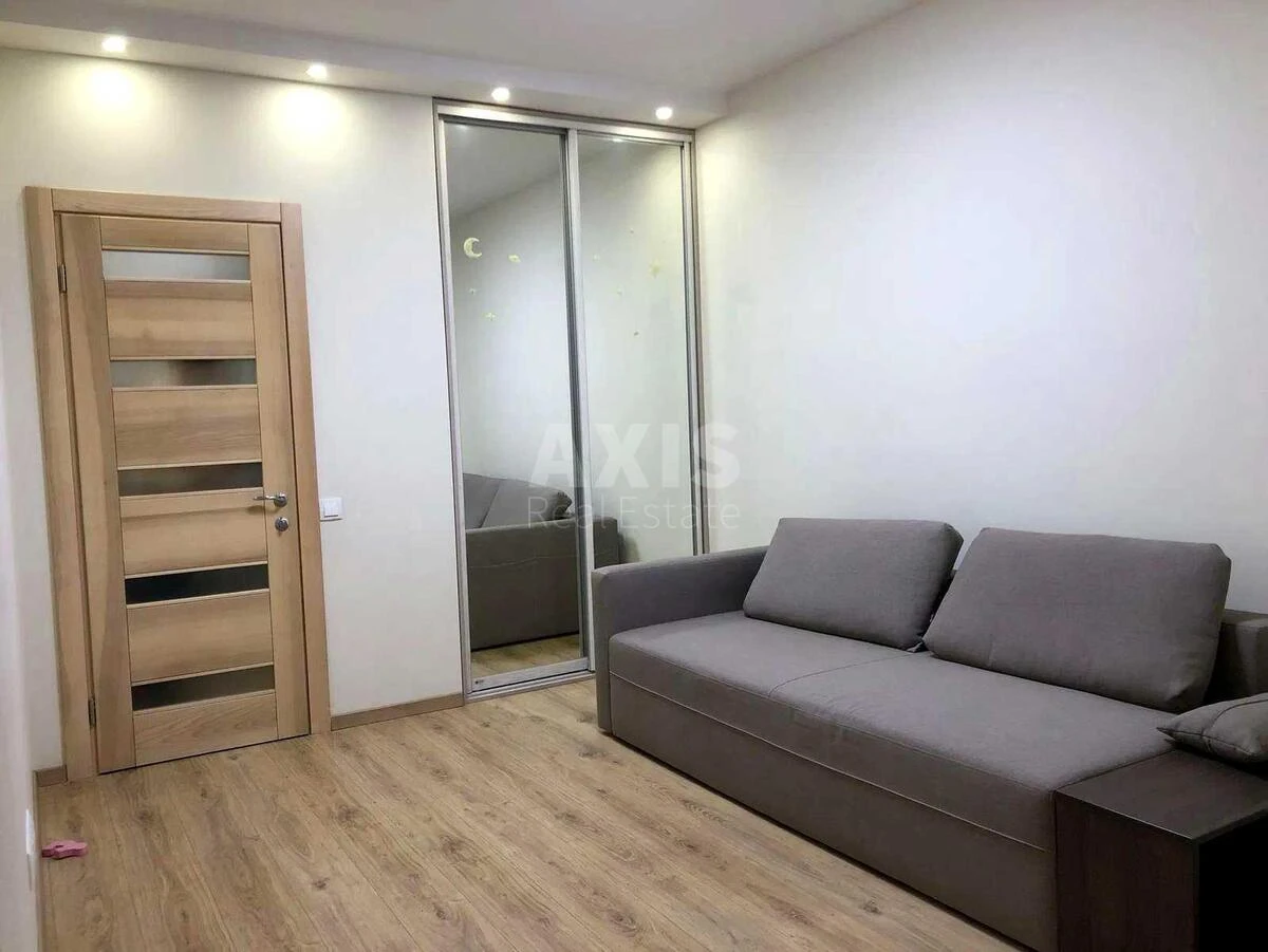 1k apartment pr-t Lobanovs'kogo 150715594