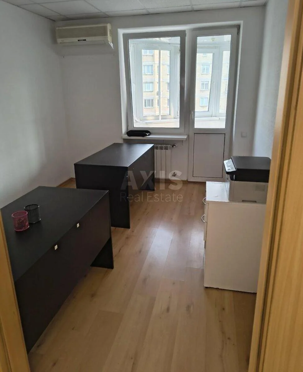 Office vul. Mykil's'ko-Slobids'ka 2Б, 86m2