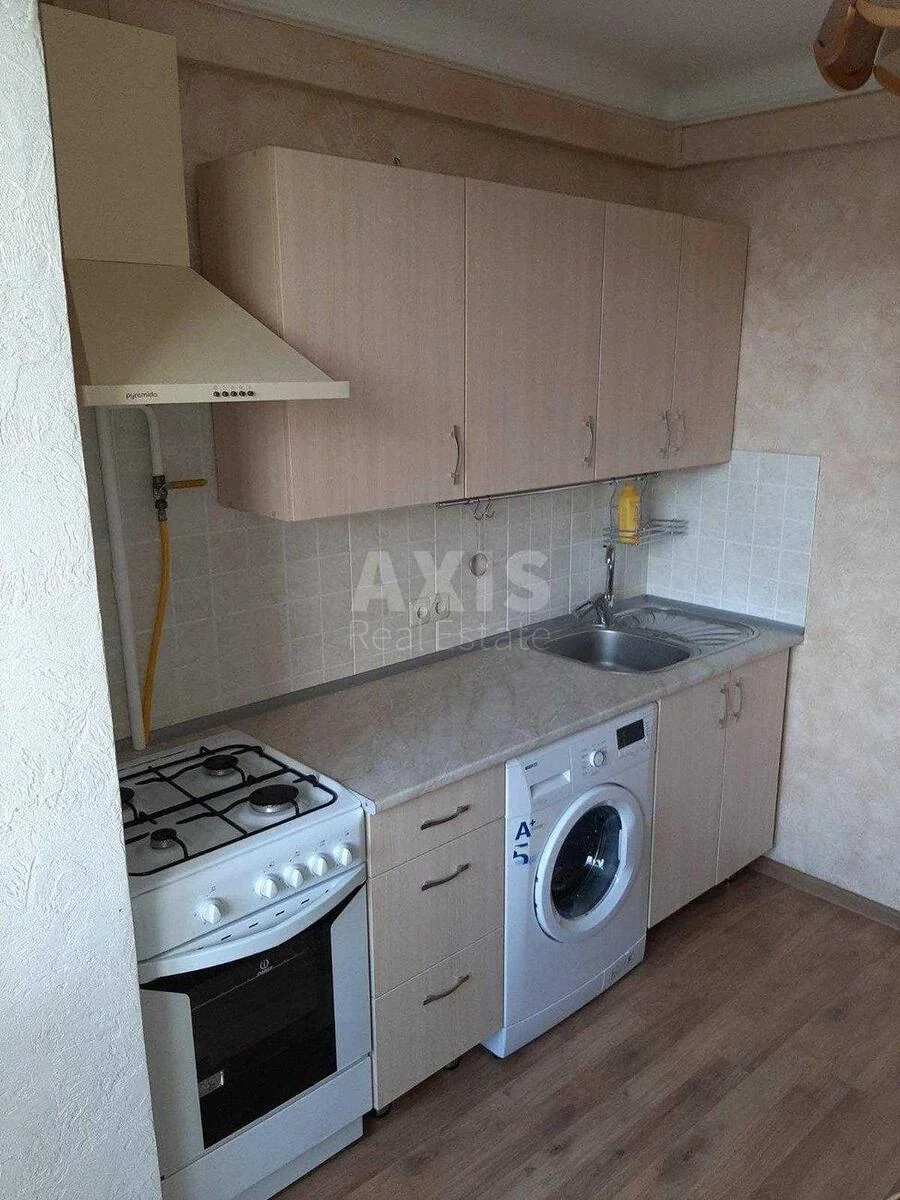 1k apartment vul. Kryvonosa Maksyma 11