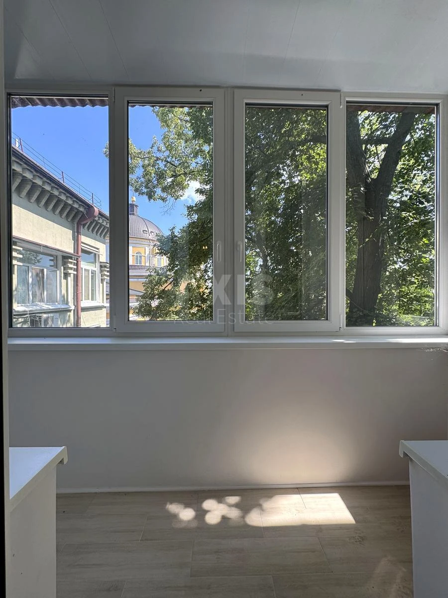 4k apartment vul. Kost'ol'na 15687183