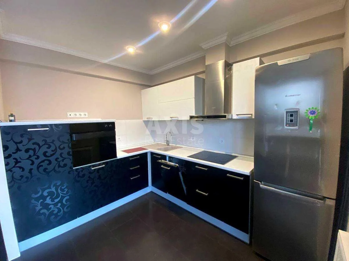 3k apartment vul. Oleny Pchilky 2