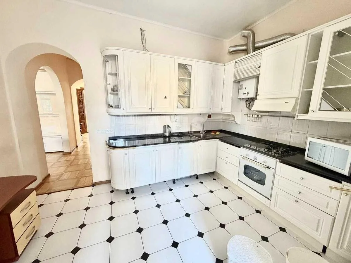 3k apartment vul. Pavlivs'ka 10