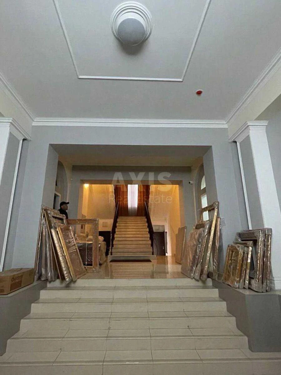 Trade object vul. Rustaveli Shota 18, 1200m2672495