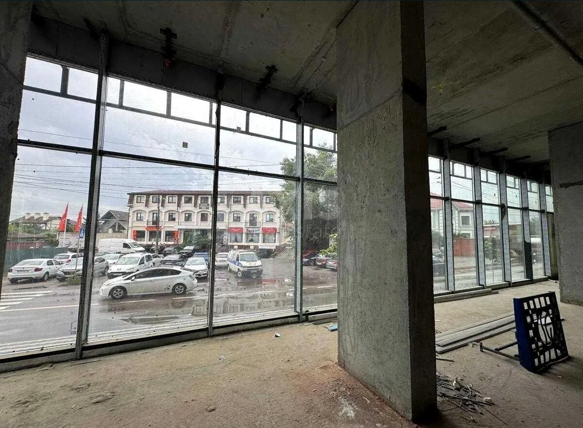 Trade object vul. Central'na 21Б, 880m2598102