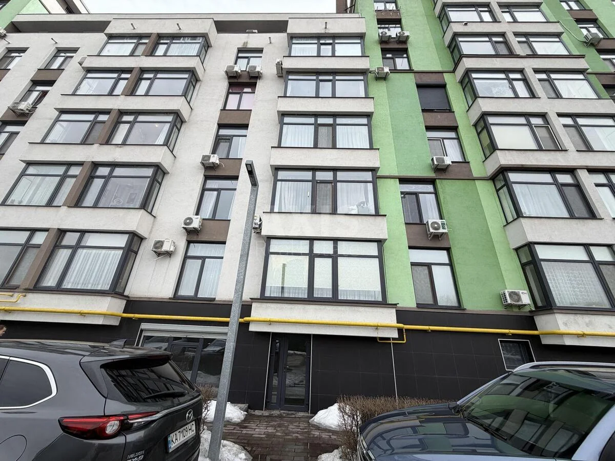 Об'єкт торгівлі вул. Волошкова 2, 52м2