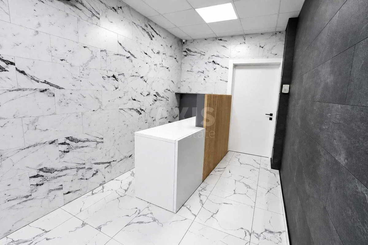 Office vul. Jevgena Konoval'cja 32А, 180m271986