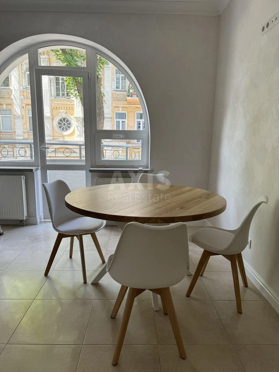 2k apartment vul. Oleksandra Konyskoho 76/78661030