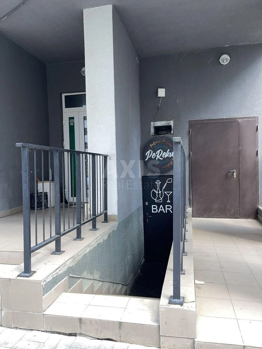 Объект торговли ул. Драгоманова 2, 100м2661655