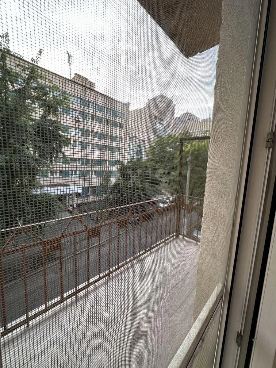 3k apartment vul. Oleksandra Konyskoho 606098514