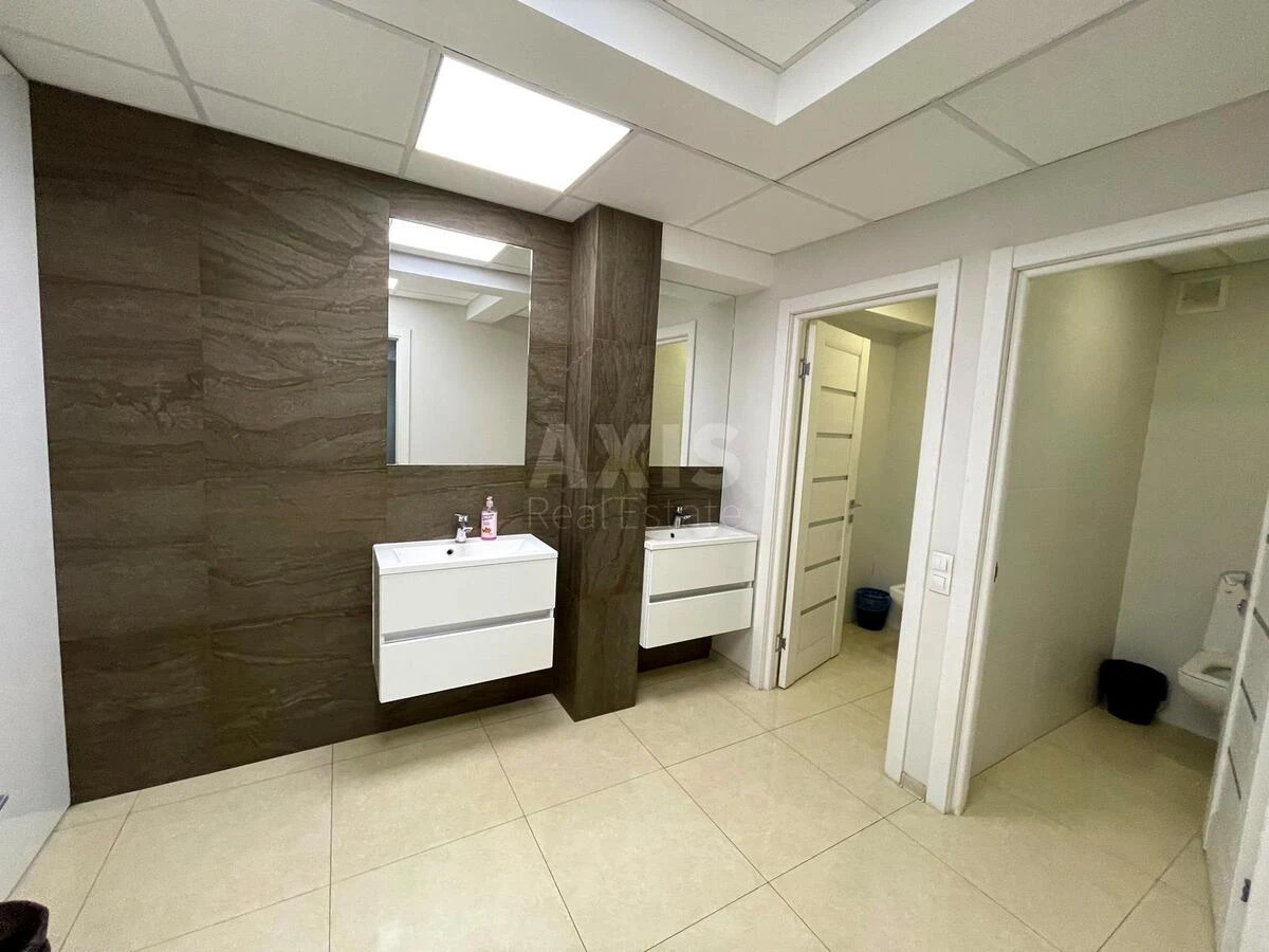 Офис ул. Коперника 11, 350м26790019